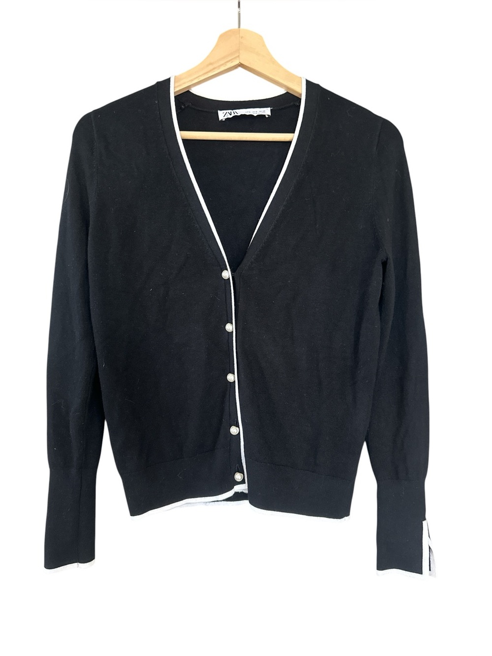 Zara Contrasting Pearl Button Knit Cardigan Sweater in Black - Picture 5 of 11
